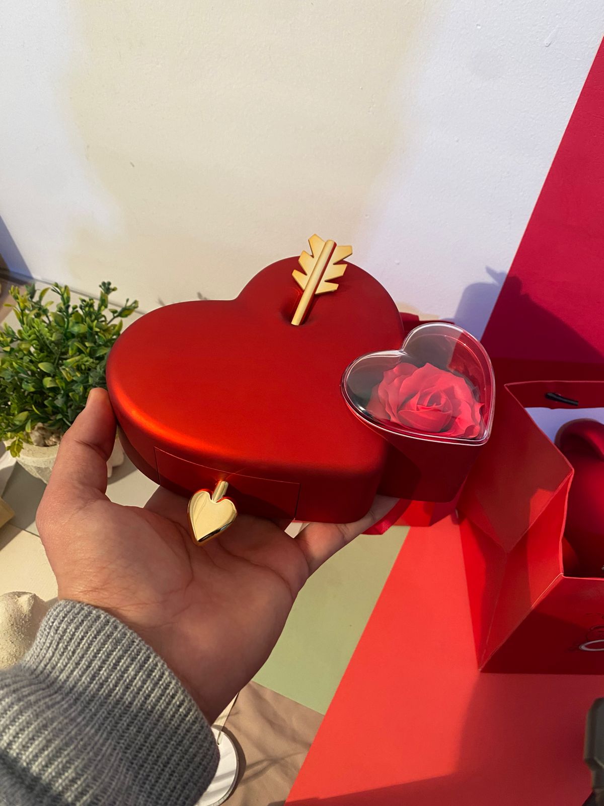 بوكس قلب احمر